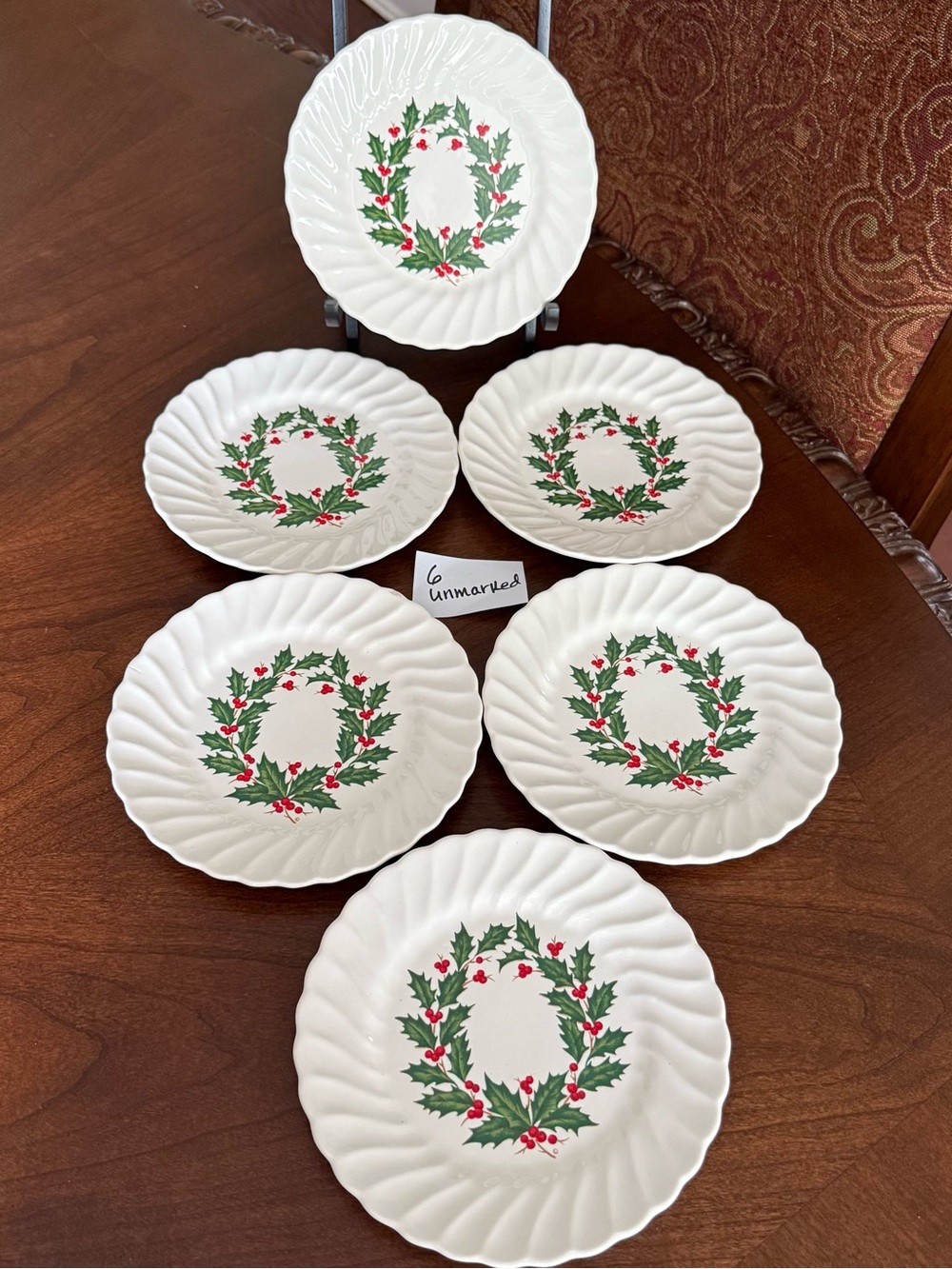 6 VTG Unmarked SCIO Holly Christmas Swirl Scalloped 6.25” Bread & Butter Plates